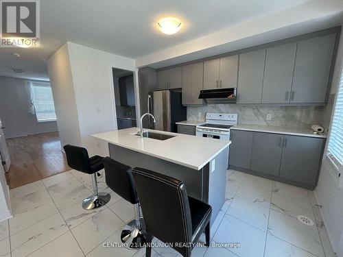 111 Mumbai Drive, Markham, ON - Indoor Photo Showing Kitchen