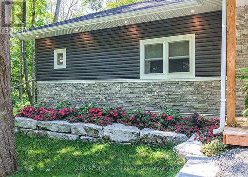 Front garden - 1650 Trader Cowan Road, Severn, ON - Outdoor