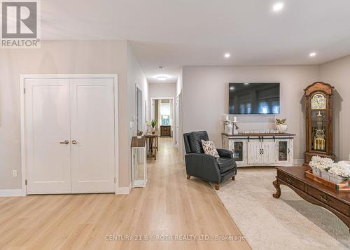 Foyer - 1650 Trader Cowan Road, Severn, ON - Indoor