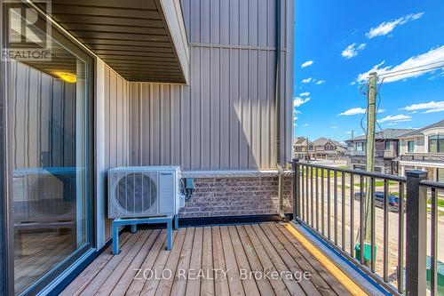 1572 Rutland Crescent, Milton, ON - Outdoor With Exterior