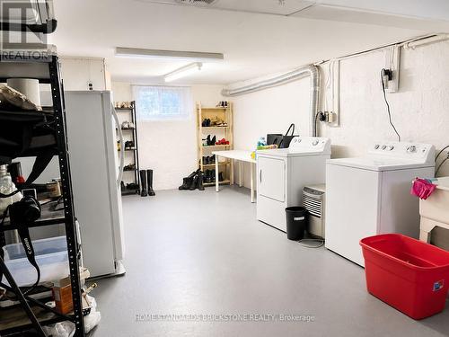 5400 Cedar Street, Niagara Falls, ON - Indoor Photo Showing Laundry Room