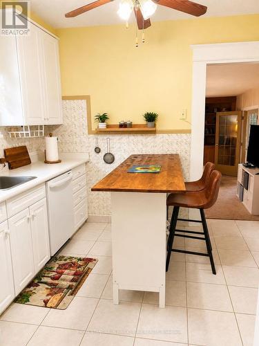 5400 Cedar Street, Niagara Falls, ON - Indoor Photo Showing Kitchen