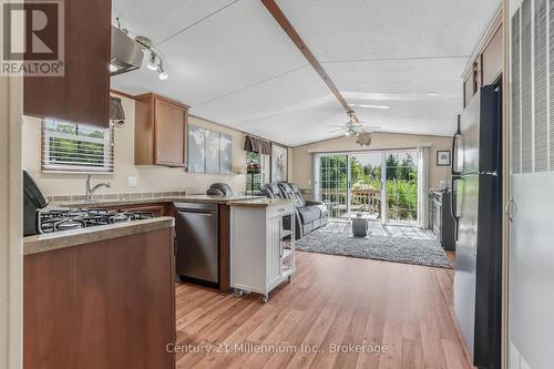 19 White Pines Trail, Wasaga Beach, ON - Indoor Photo Showing Kitchen