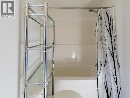 146 Falcon Drive, Whitehorse, YT - Indoor Photo Showing Bathroom