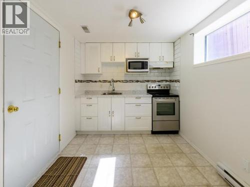 146 Falcon Drive, Whitehorse, YT - Indoor Photo Showing Kitchen