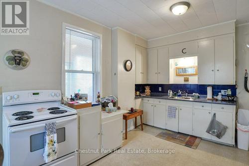 128 James Street, Bracebridge, ON - Indoor Photo Showing Kitchen