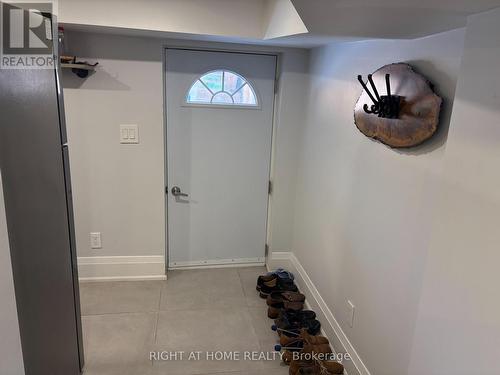 LOWER - 39 AMHERST AVENUE , Toronto, Ontario M6E 1Z2 3