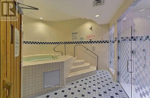722 - 168 Simcoe Street, Toronto, ON - Indoor