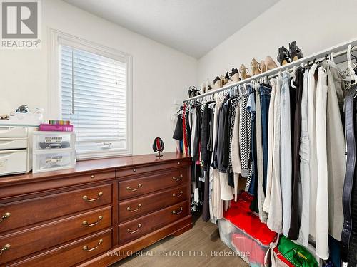 111 Pondmede Crescent, Whitchurch-Stouffville, ON - Indoor With Storage