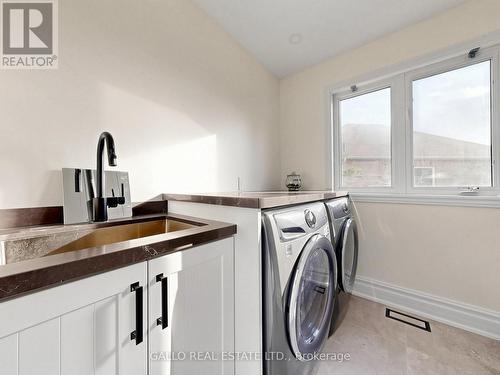 111 Pondmede Crescent, Whitchurch-Stouffville, ON - Indoor Photo Showing Laundry Room
