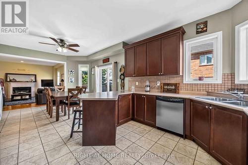 41 Foresta Drive, Vaughan, ON - Indoor Photo Showing Kitchen With Double Sink