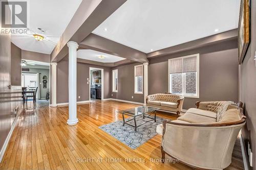41 Foresta Drive, Vaughan, ON - Indoor Photo Showing Living Room
