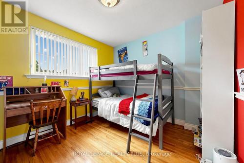 2359 Brookhurst Road, Mississauga, ON - Indoor Photo Showing Bedroom