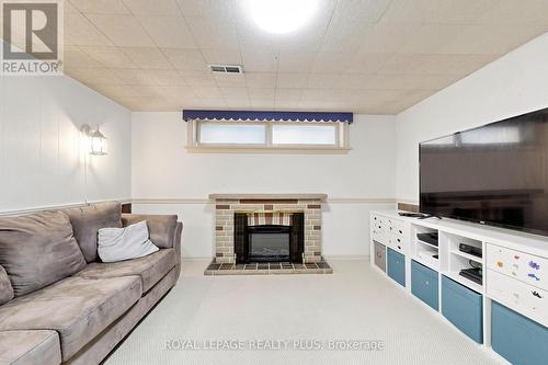 2359 Brookhurst Road, Mississauga, ON - Indoor Photo Showing Living Room With Fireplace