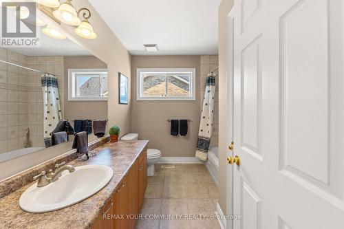53 Brookwood Drive, Barrie, ON - Indoor Photo Showing Bathroom