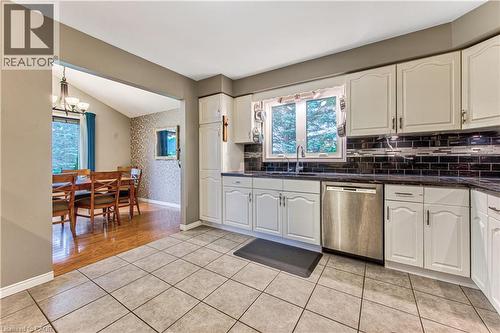 40 Peter Street, Scotland, ON - Indoor Photo Showing Kitchen