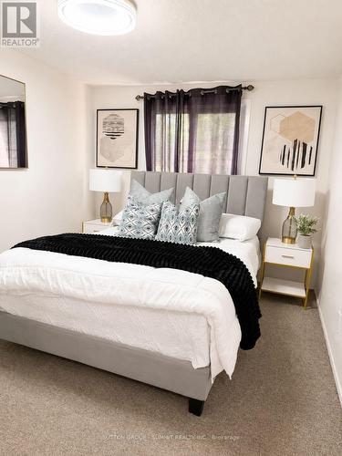 433A Dunvegan Drive, Waterloo, ON - Indoor Photo Showing Bedroom
