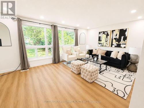 433A Dunvegan Drive, Waterloo, ON - Indoor Photo Showing Living Room