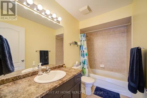64 - 64 Myers Lane, Hamilton, ON - Indoor Photo Showing Bathroom