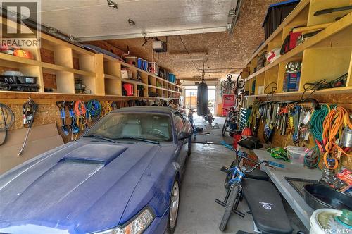 212 Prospect Street, Belle Plaine, SK - Indoor Photo Showing Garage
