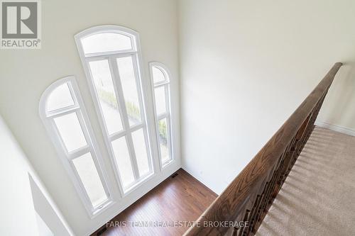 33 Pearl Street, Wasaga Beach, ON - Indoor Photo Showing Other Room