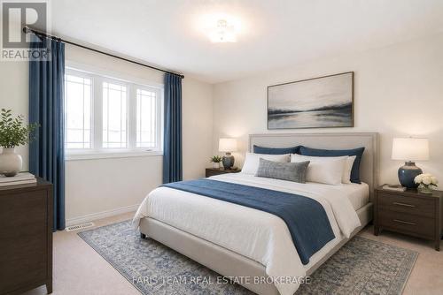 33 Pearl Street, Wasaga Beach, ON - Indoor Photo Showing Bedroom