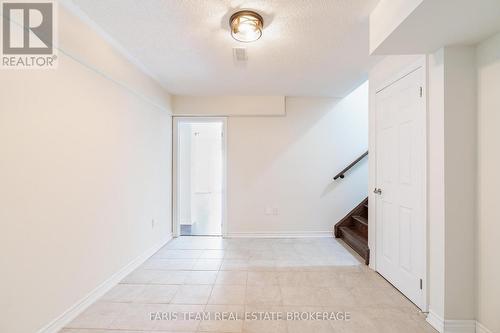 33 Pearl Street, Wasaga Beach, ON - Indoor Photo Showing Other Room