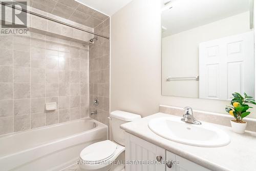 33 Pearl Street, Wasaga Beach, ON - Indoor Photo Showing Bathroom