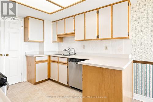 1101 - 4 Willow Street, Waterloo, ON - Indoor Photo Showing Kitchen With Double Sink