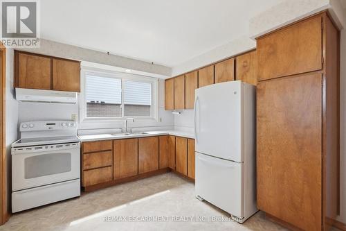 6 Caprice Court, Hamilton, ON - Indoor Photo Showing Kitchen