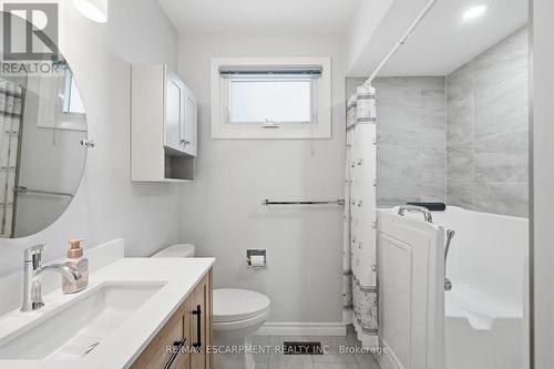 6 Caprice Court, Hamilton, ON - Indoor Photo Showing Bathroom