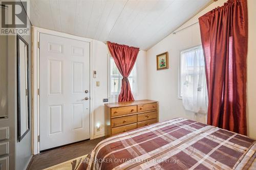 445 Pine Pass, Centre Wellington, ON - Indoor Photo Showing Bedroom