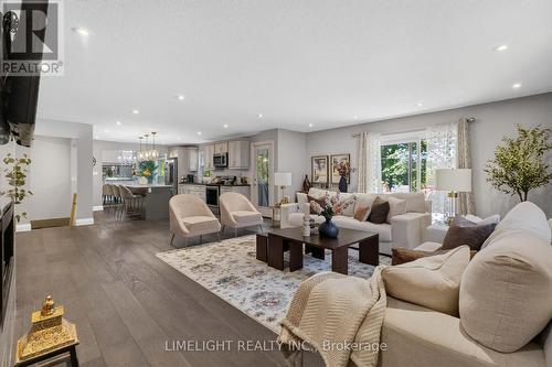 836 Manchester Road, London North (North L), ON - Indoor Photo Showing Living Room