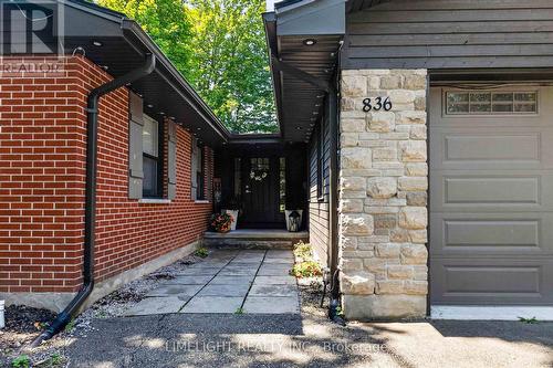 836 Manchester Road, London North (North L), ON - Outdoor With Exterior