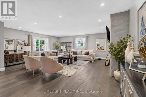836 Manchester Road, London North (North L), ON - Indoor Photo Showing Living Room