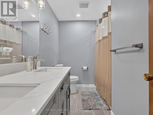 19 Black Knight Road, St. Catharines (Lakeport), ON - Indoor Photo Showing Bathroom