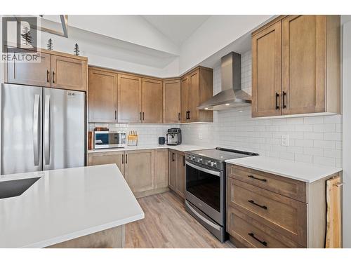 5075 Snowbird Way Unit# 8E, Big White, BC - Indoor Photo Showing Kitchen With Upgraded Kitchen