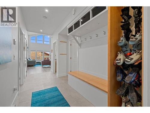 5075 Snowbird Way Unit# 8E, Big White, BC - Indoor Photo Showing Other Room