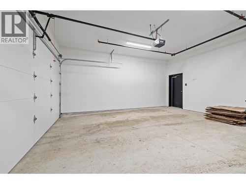 5075 Snowbird Way Unit# 8E, Big White, BC - Indoor Photo Showing Garage