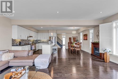 17 Dudley Drive, Guelph (Kortright East), ON - Indoor Photo Showing Living Room