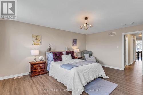 17 Dudley Drive, Guelph (Kortright East), ON - Indoor Photo Showing Bedroom
