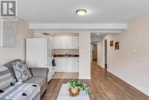 17 Dudley Drive, Guelph (Kortright East), ON - Indoor