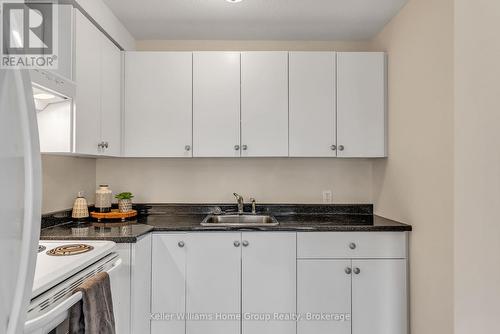 17 Dudley Drive, Guelph (Kortright East), ON - Indoor Photo Showing Kitchen