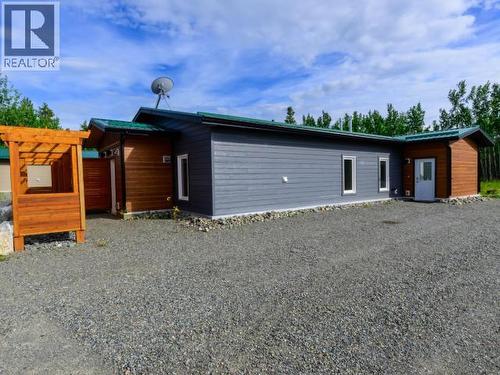 35- Takhini Meadows Drive, Whitehorse North, YT - Outdoor