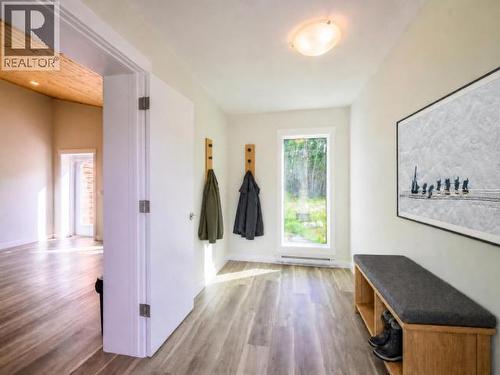 35- Takhini Meadows Drive, Whitehorse North, YT - Indoor Photo Showing Other Room