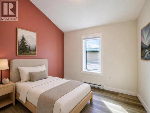 35- Takhini Meadows Drive, Whitehorse North, YT - Indoor Photo Showing Bedroom