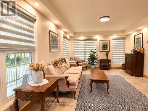 3 Northshore Drive, Parry Sound Remote Area, ON - Indoor Photo Showing Living Room