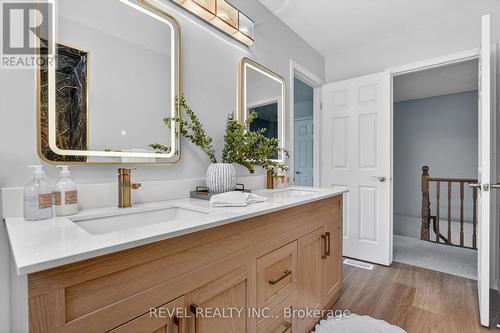 79 Lynnette Drive, Hamilton, ON - Indoor Photo Showing Bathroom