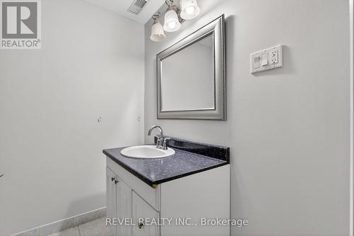 79 Lynnette Drive, Hamilton, ON - Indoor Photo Showing Bathroom