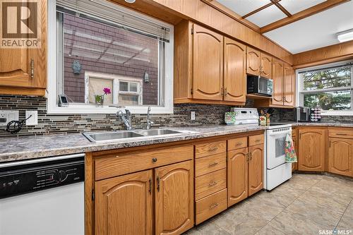 1188 2Nd Avenue Ne, Moose Jaw, SK - Indoor Photo Showing Kitchen With Double Sink